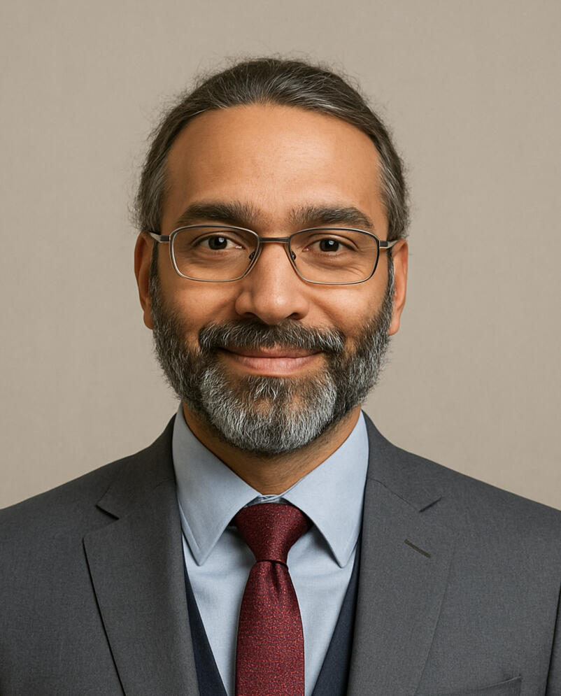 Neelesh Kossambi – Your Confidante and Advisor Portrait of Neelesh Kossambi, your personal confidante and advisor for business founders and leaders seeking clarity in tough moments.